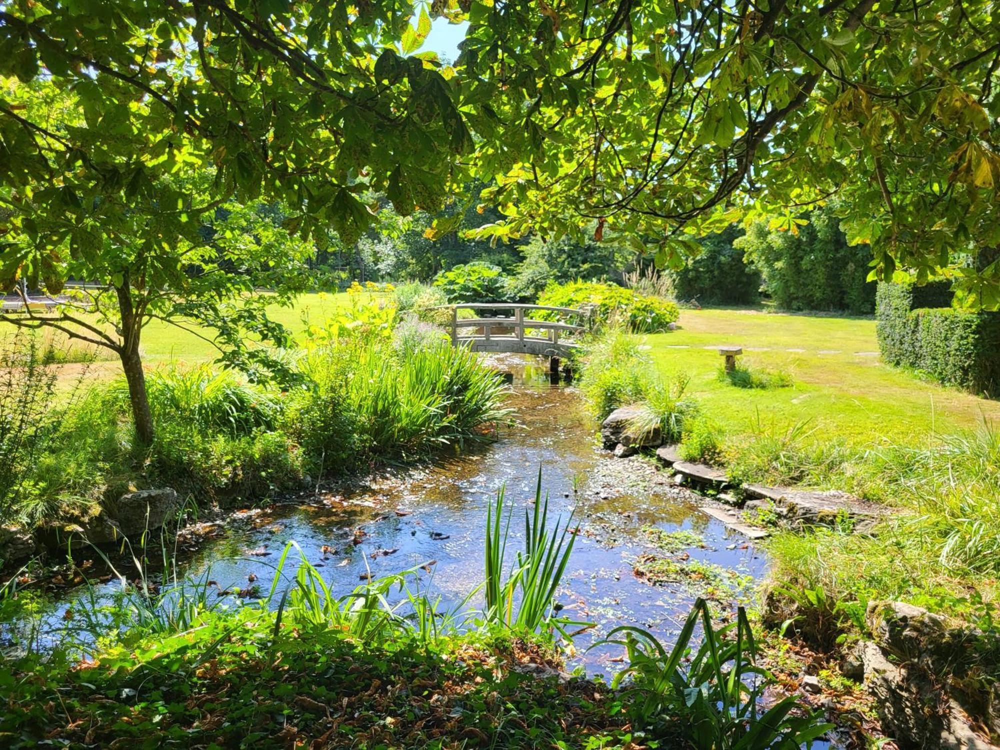Unique & Rural Child Friendly Annexe With Large Gardens, Games & Tennis Court - Chichester Holiday Properties Buitenkant foto