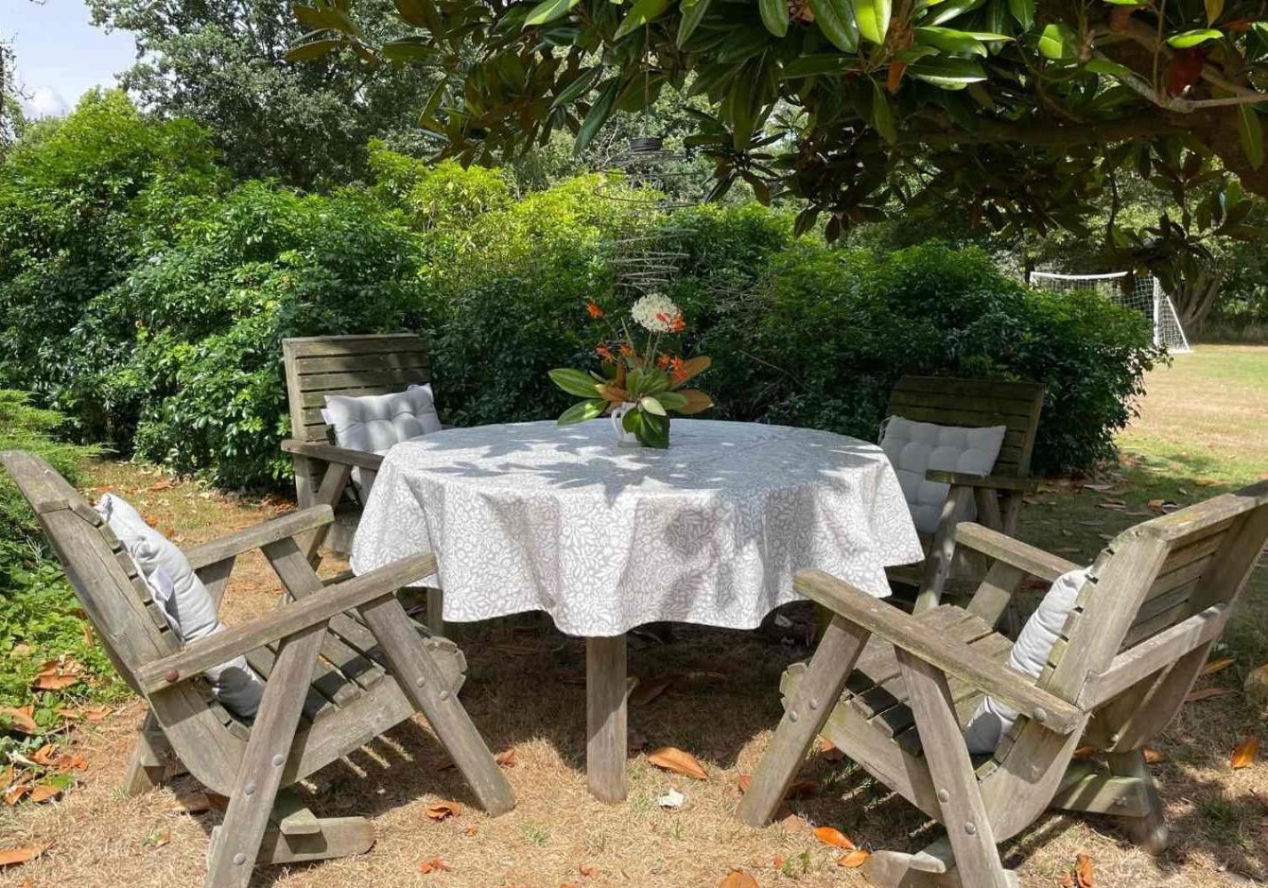 Unique & Rural Child Friendly Annexe With Large Gardens, Games & Tennis Court - Chichester Holiday Properties Buitenkant foto