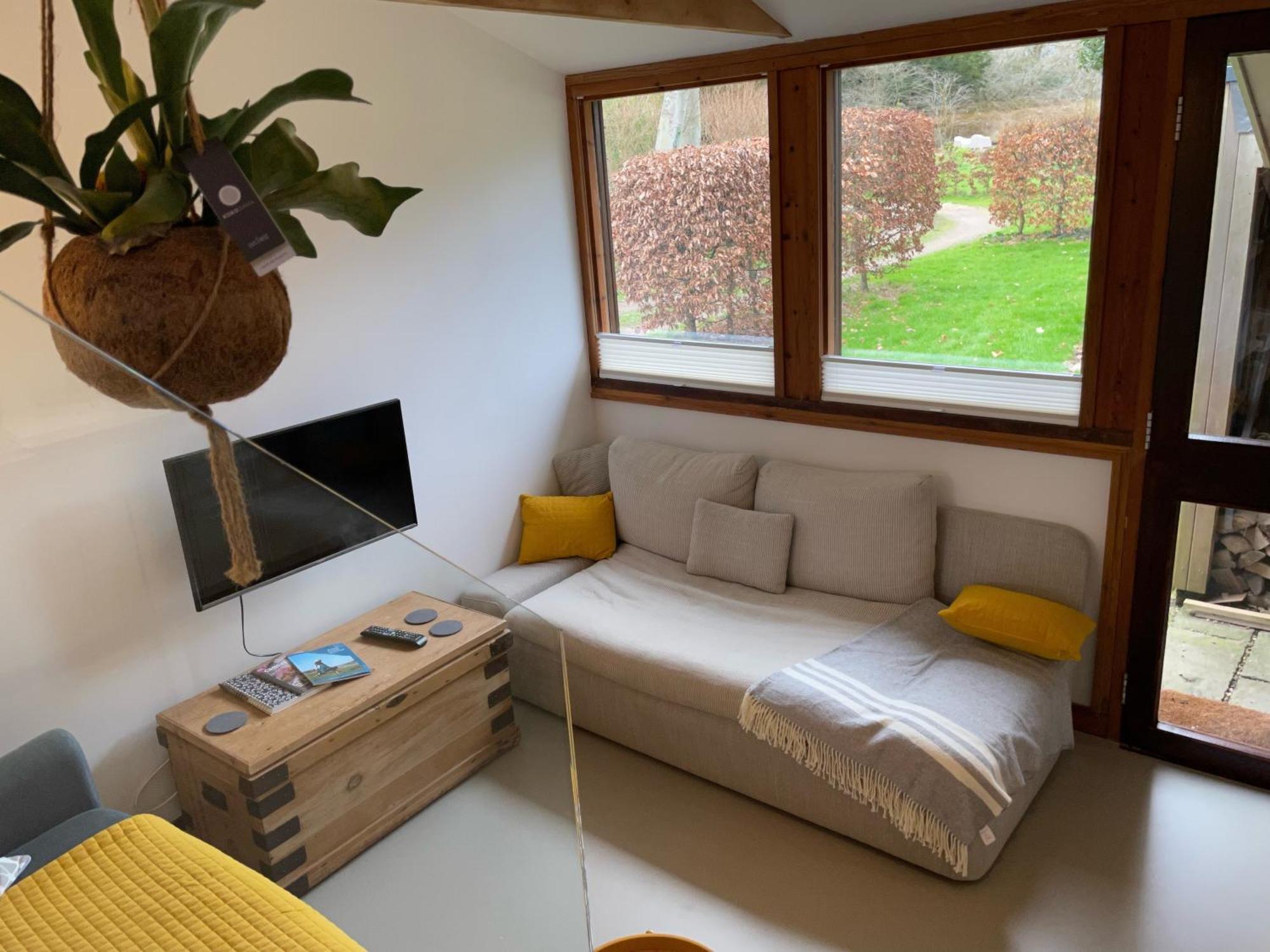 Unique & Rural Child Friendly Annexe With Large Gardens, Games & Tennis Court - Chichester Holiday Properties Buitenkant foto