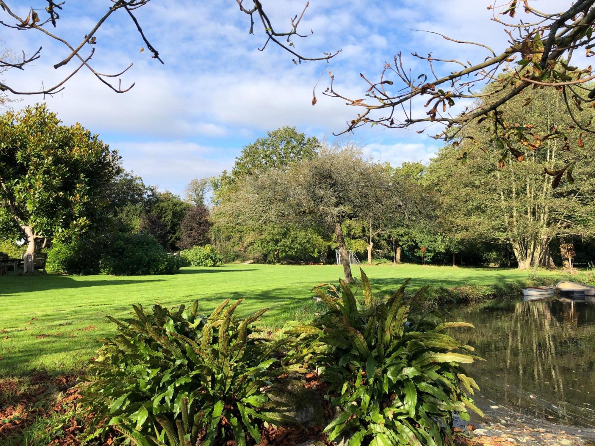 Unique & Rural Child Friendly Annexe With Large Gardens, Games & Tennis Court - Chichester Holiday Properties Buitenkant foto