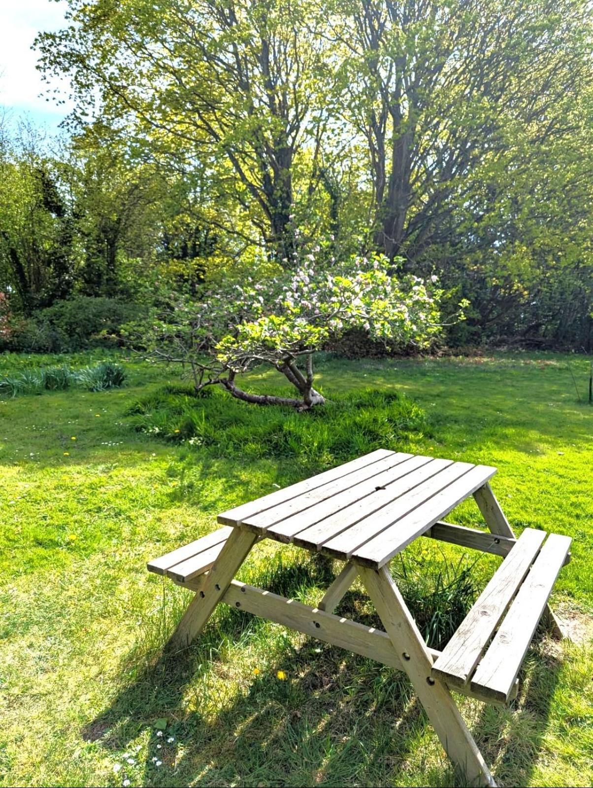 Unique & Rural Child Friendly Annexe With Large Gardens, Games & Tennis Court - Chichester Holiday Properties Buitenkant foto