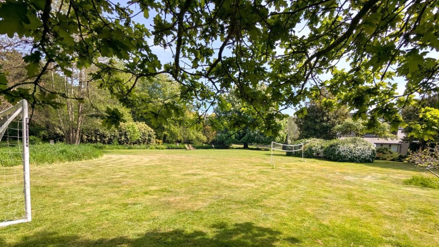 Unique & Rural Child Friendly Annexe With Large Gardens, Games & Tennis Court - Chichester Holiday Properties Buitenkant foto