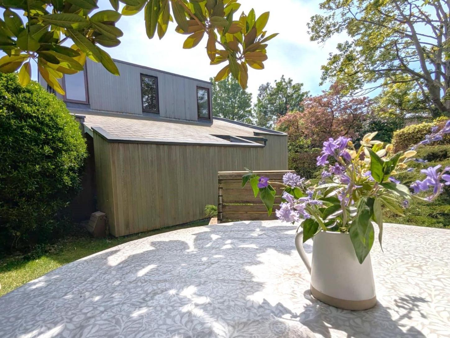 Unique & Rural Child Friendly Annexe With Large Gardens, Games & Tennis Court - Chichester Holiday Properties Buitenkant foto